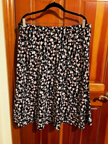 Preowned Dress Barn Skirt * Black with Pink Tulips flowers 18W Polyester