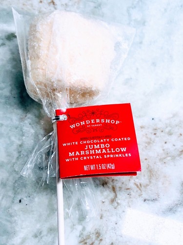 Weiße schokoladige beschichtete Junbo Marshmallow mit Kristallstreuseln. 1.5oz/42gm - Bild 1 von 6