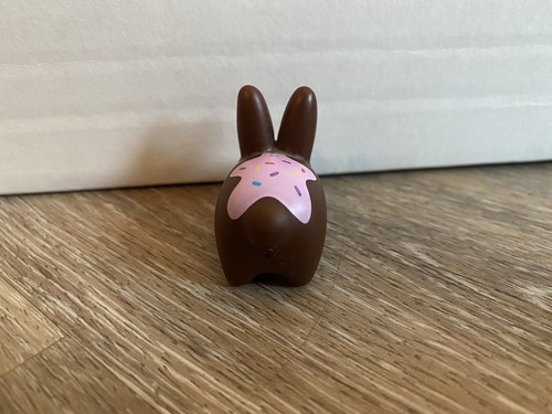 Kidrobot Chocolate Cupcake Labbit Personal Happiness Series Vinyl Mini Figure - Picture 3 of 4