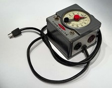 Vintage TIME-O-LITE Professional Master Industrial Darkroom Timer Model P-59