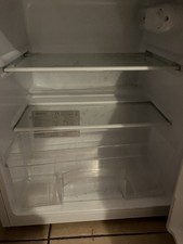 Essentials CUC50w18 under counter fridge freezer 59 litres /Freezer: 23 litres