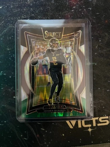 2024 Panini Select Concourse Jayden Daniels #26 Black & Green Shock Prizm RC