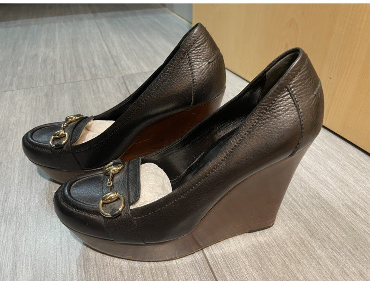 Gucci shoes- Horsebit high heel platform Black Wedge loafers in 38.5. Vintage