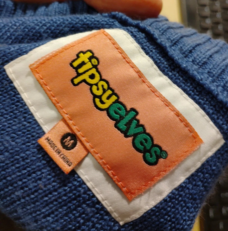 Suéter Pullover Tipsy Elves Feliz Navidog Talla Mediana Chihuahua Unisex Foto 4 de 4