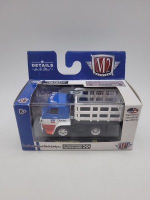Castline M2 Machines 1:64, 1966 Dodge L600 Truck, ungeöffnete Verpackung.