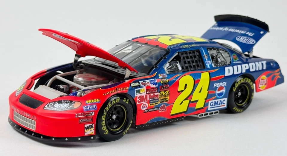 Jeff Gordon #24 DuPont Monte Carlo 1:24 Acción 2004 NASCAR Diecast Coleccionable Foto 2 de 4