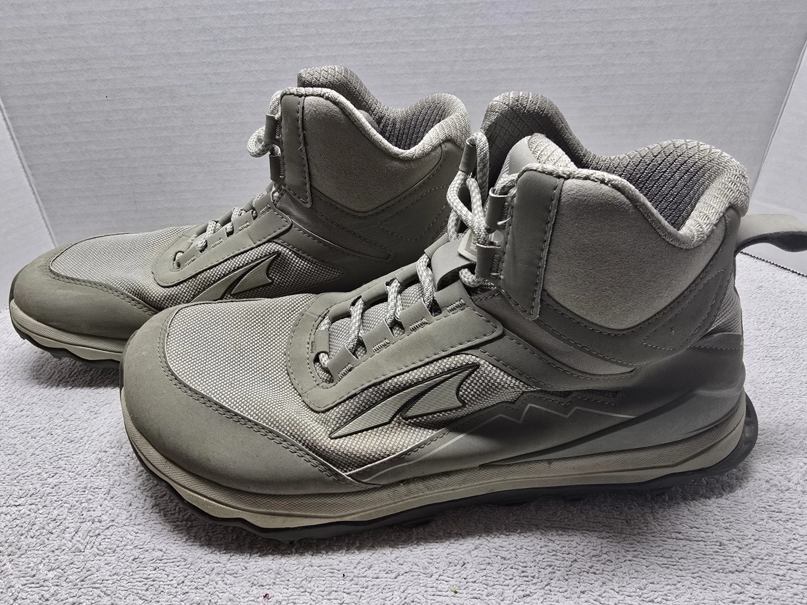 Altra Lone Peak Hiker Women's 10.5 Gray Tan Trail Hiking Shoes ALOA4VR8017