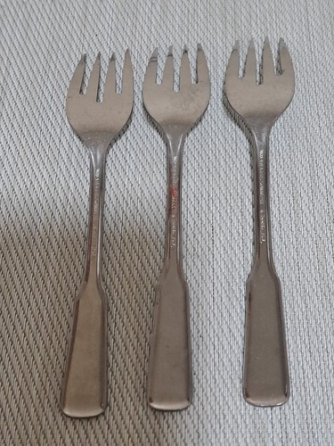 FRIENDSHIP Wm A Rogers Oneida Stainless 6 Salad 4 Dinner Forks - Picture 21 of 24