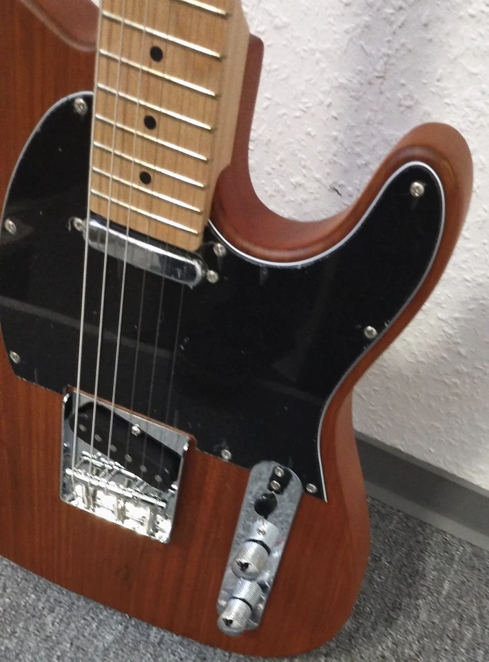 E-Gitarre 4/4  im  braune Farbe (matt) - Bild 2 von 4