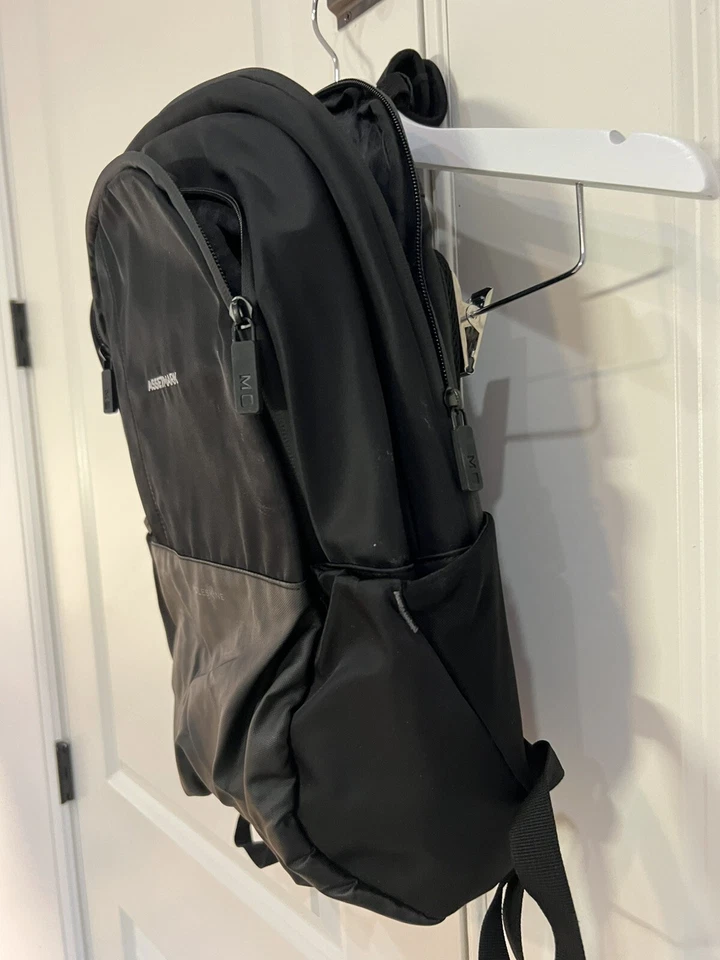 Mochila Moleskine para portátil negra de viaje de negocios Foto 4 de 4