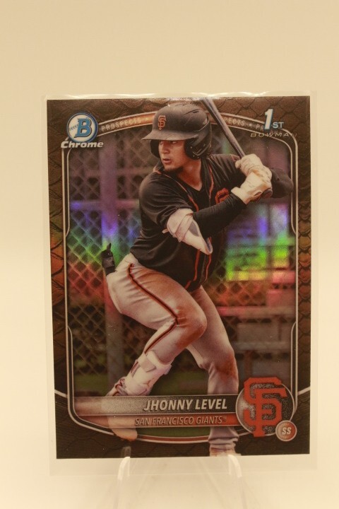 Jhonny Level 1st Bowman 2025 Chrome Card Reptilian Refractor Giants