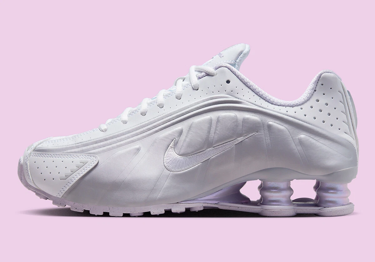 Preços baixos em Nike Shox R4 White Metallic W | eBay