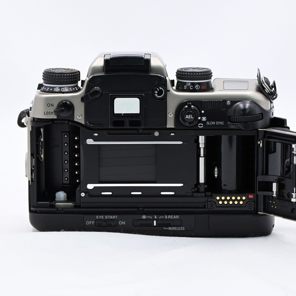 Near Mint Minolta α-9 Ti Titan Maxxum Dynax Film Camera Ships Fast