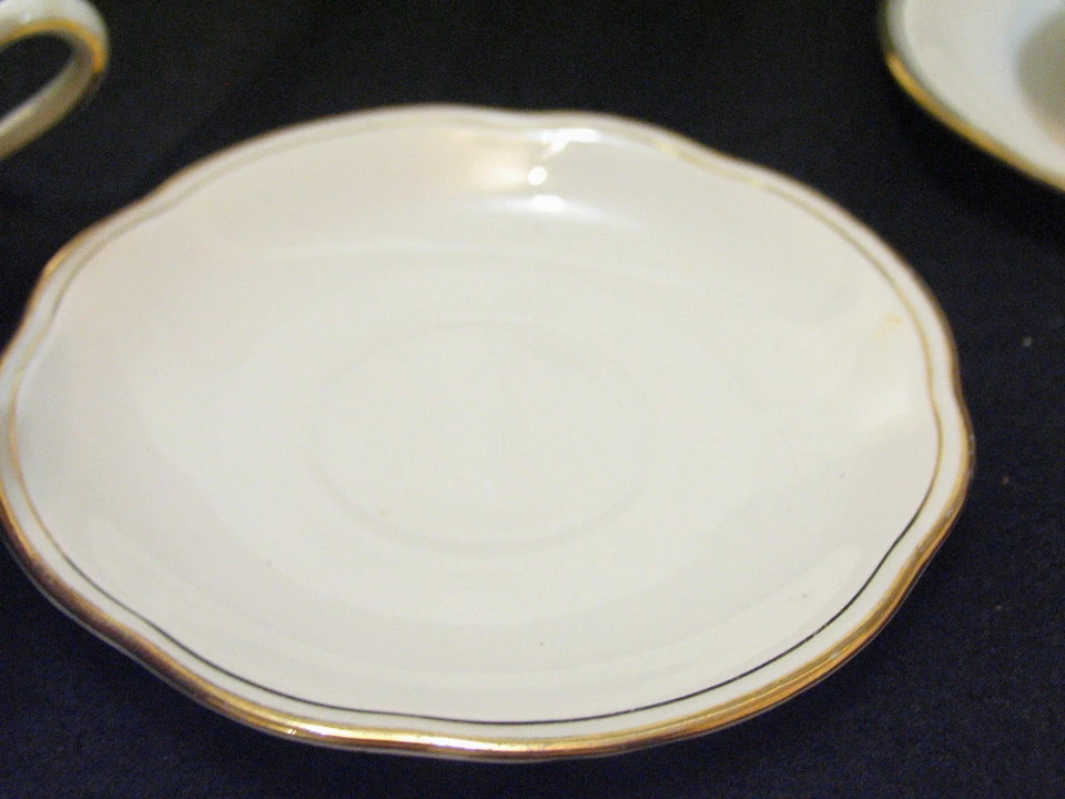 Kahla Vintage DEMITASSE Coffee or Cappuccino 3 Cups & Saucers White Gilt Trim   Foto 4 de 4