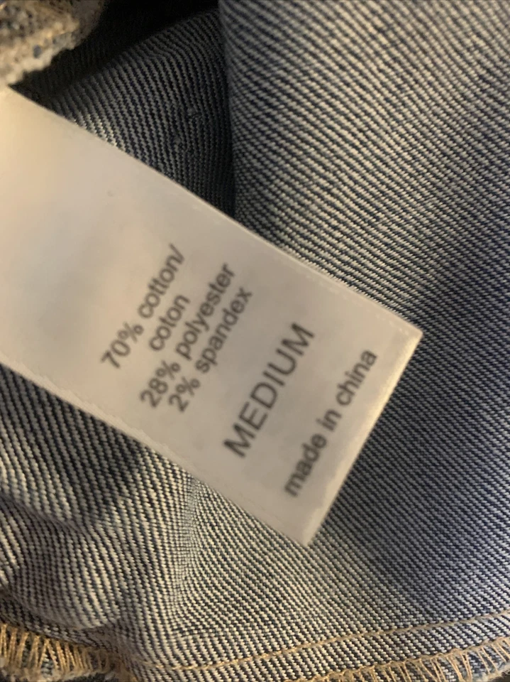 Maurices Women's Juniors Jean Jacket SZ  Medium Distressed Crop Trucker Denim  - Image 3 of 4