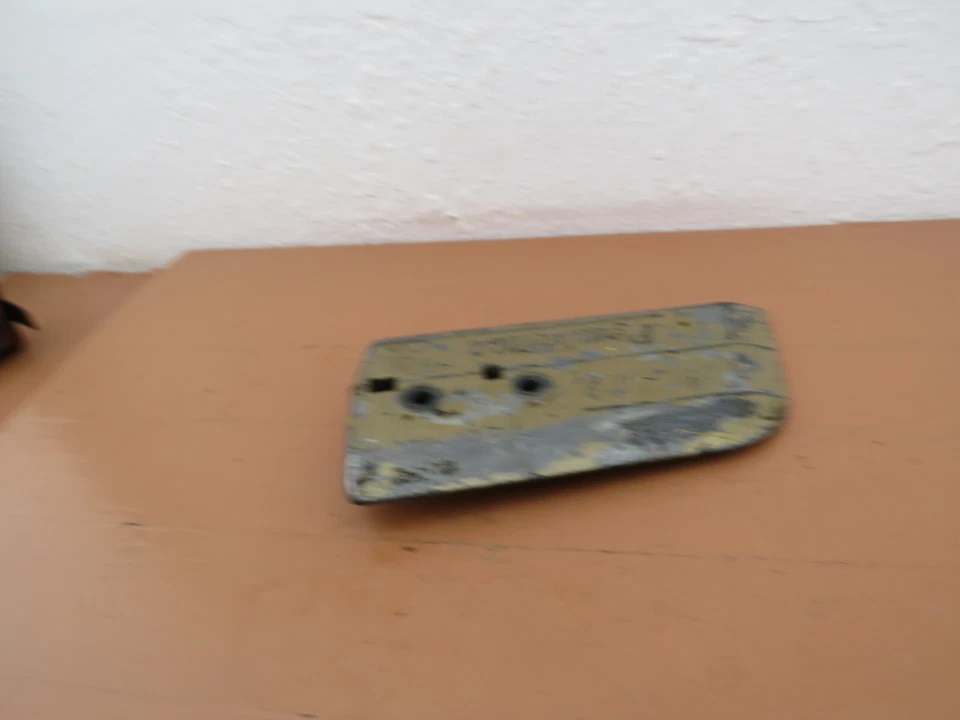 Remington / Mall Golden Logmaster Chainsaw OEM Clutch Cover 48817 - Image 3 of 4