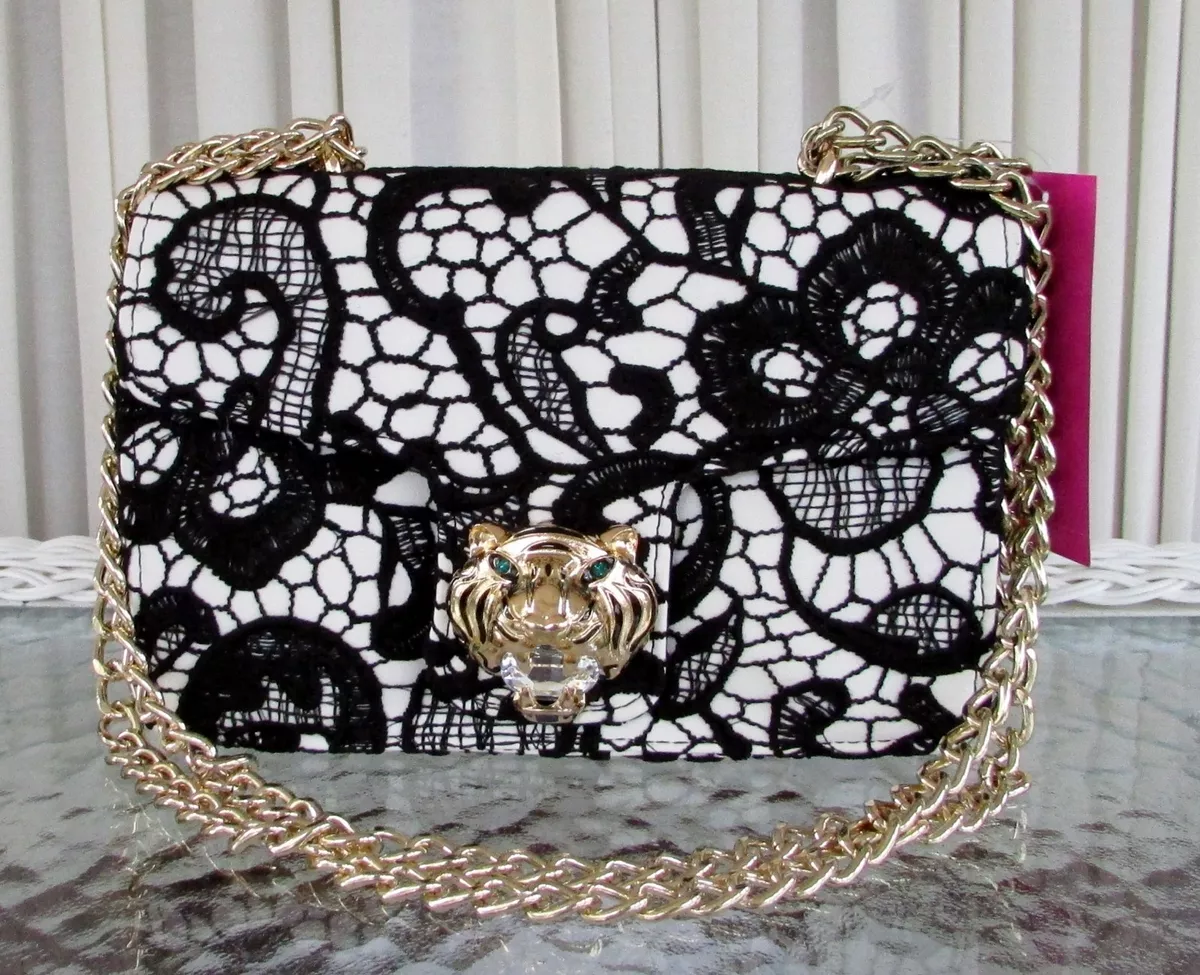 Betsey Johnson Pink Purse | Betsey johnson bags, Betsey johnson handbags, Betsey  johnson purses