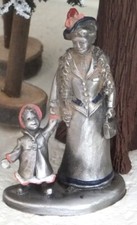 Hudson Pewter Villagers ~ GRANDMA TODD & SARAH ~ HOLDING HANDS  #4836
