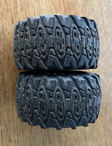 *RARO* Neumáticos Monster Truck Team Associated RC18MT 1/18 con ruedas motrices de pasador - Imagen 3 de 4