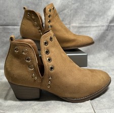 Cloudwalkers by Avenue  Ankle Bootie Womens 9...