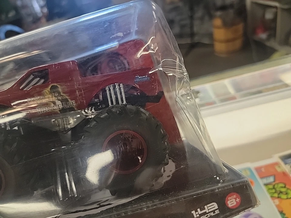 2003 Muscle Machines Universal Monsters "BRUCE LEE" 1:43 Scale - Image 3 of 4