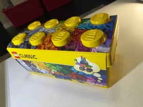 [NEW] LEGO CLASSIC: Medium Creative Brick Box (10696)
