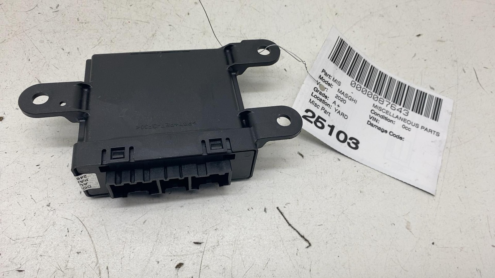 Maserati Ghibli 2017-2020 Parking sensor P/N 670106861