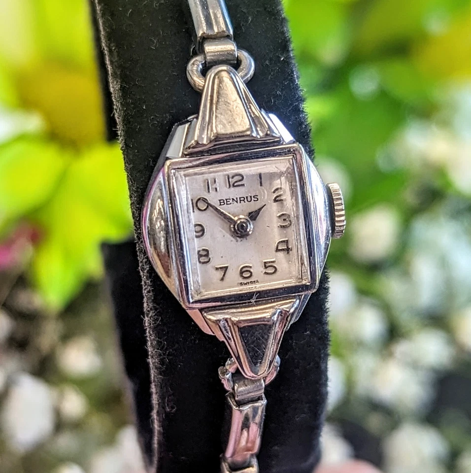 Reloj Damas BENRUS 17 Joyas Elegante Estuche y Asas y Pulsera Original Suiza De Colección Foto 3 de 4