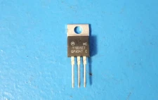 (2 PCS) IC VOLTAGE REGULATOR, T7805CT, MOTOROLA, 1A, 5V