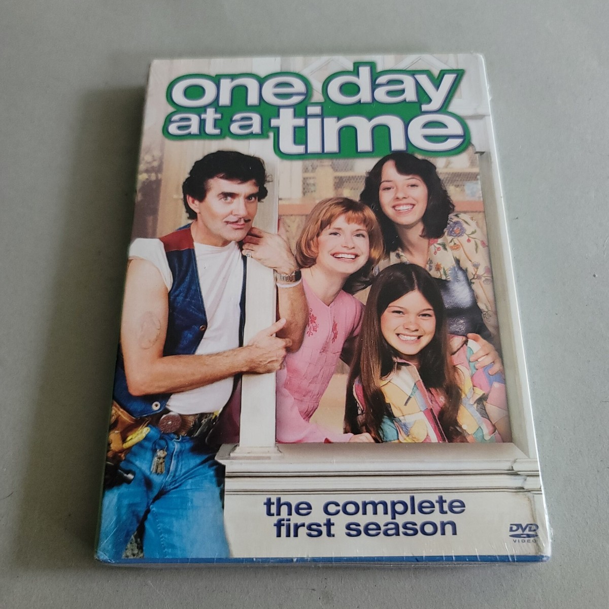 One Day At A Time: The Complete First Season (DVD 1975) 2 Disc Set