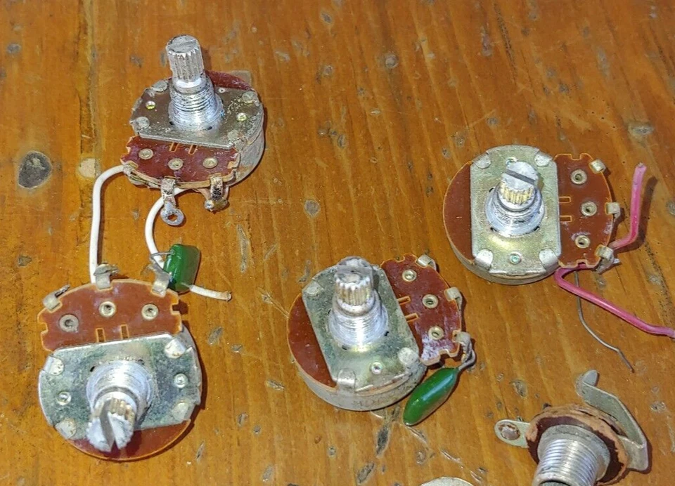 Juego de 4 ollas ENCORE (Corea) originales años 70 (2 tonos, 2 volúmenes) y JACK de 1/4" con tornillos Foto 2 de 4