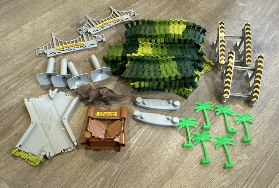 Dinosaur World Road Race Replacement Parts 124” Flexible Track + Various Pieces - Image 4 of 4