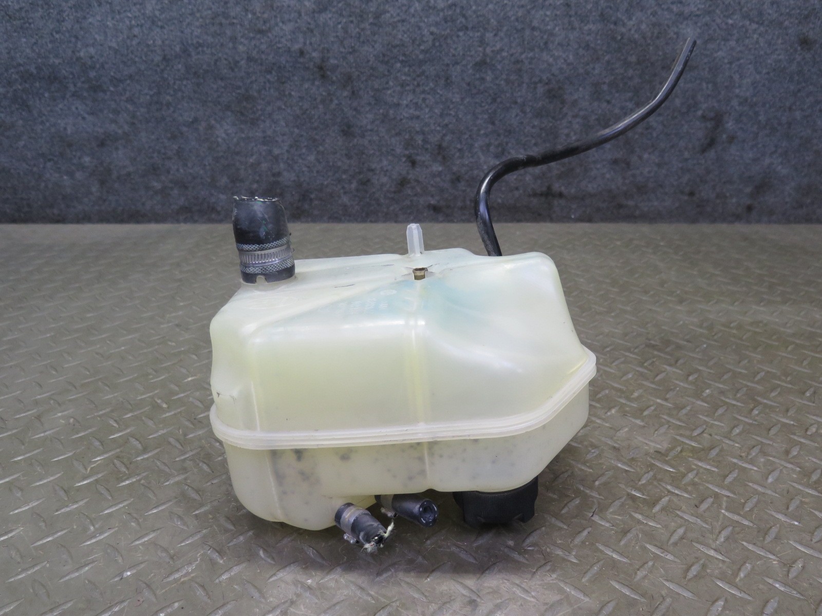 2008-2019 MASERATI GRANTURISMO M145 ENGINE COOLANT EXPANSION OVERFLOW RESERVOIR