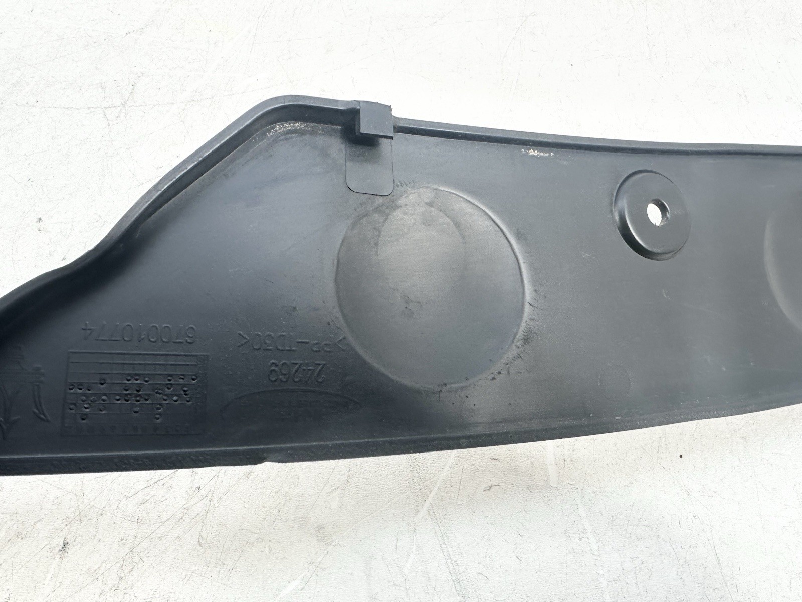 2014-2017 Maserati Ghibli OEM front bumper upper support trim cover 670010774