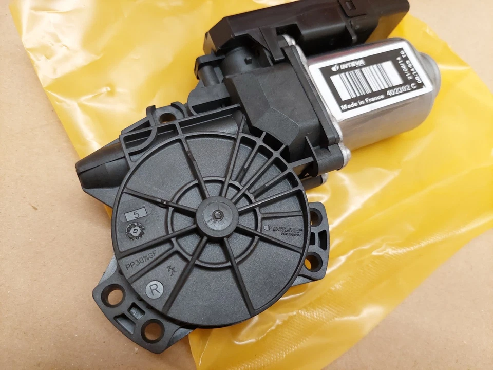 Kia Sportage SL Mk3 Front Right Window Regulator Motor 11-15 824603W010 Genuine - Image 4 of 4