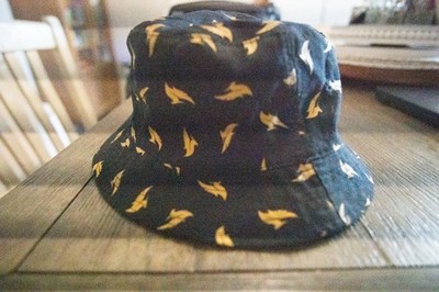 ILLENIUM Reversible Black Bucket Hat One Size Bird Animal Print Yellow