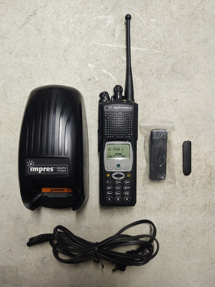 MOTOROLA XTS 5000 トランシーバー（不動品） Motorola XTS5000 III VHF P25 9600 Digital Radio AES-256 ADP DES