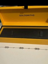 18ct White Gold 0.60cttw Diamond Knot Infinity Station Bracelet