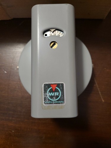 White Rodgers 1203-12 Steam Pressure Control - Picture 2 of 3