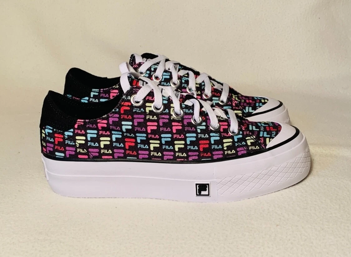 Pink fila 2024 platform sneakers