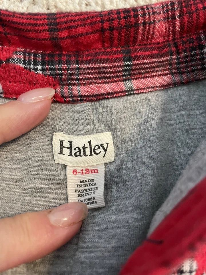 Roupa de inverno/peça única marca Hatley bebê menino tamanho 6-12 - Imagem 3 de 3
