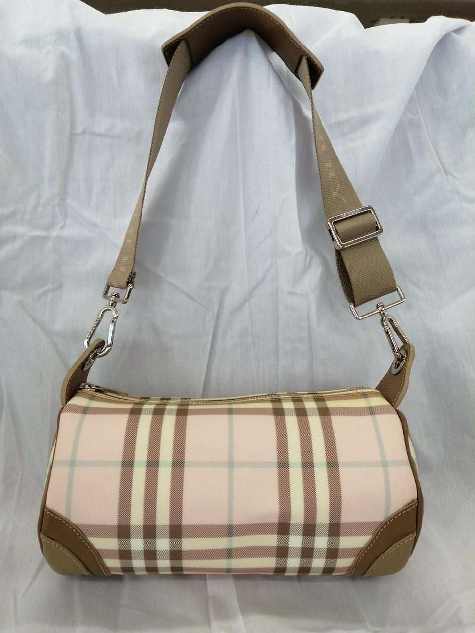 Nova Check One Shoulder Bag Model   No.  S 04 1BURBERRY 1210a