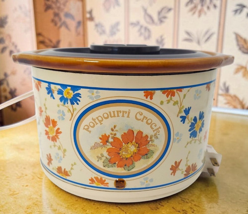 Rival Potpourri Crockpot w/ Lid Brown Orange and Blue Flowers, Tested, Has Chip
