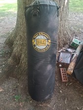 Everlast Heavy Bag Hanging Punching Bag Black/Yellow Logo "Choice of Champions"