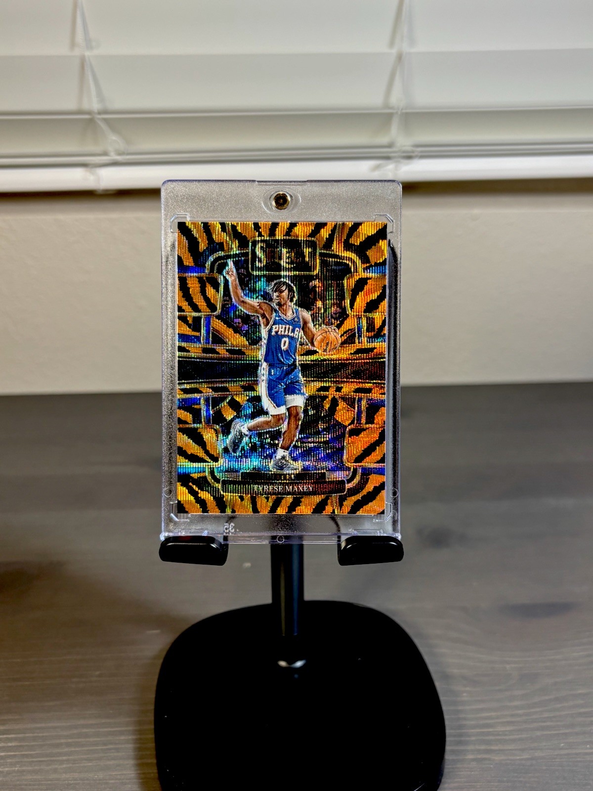 2023-24 Panini Select Tyrese Maxey Concourse SSP Case Hit Tiger Stripe Prizm📈