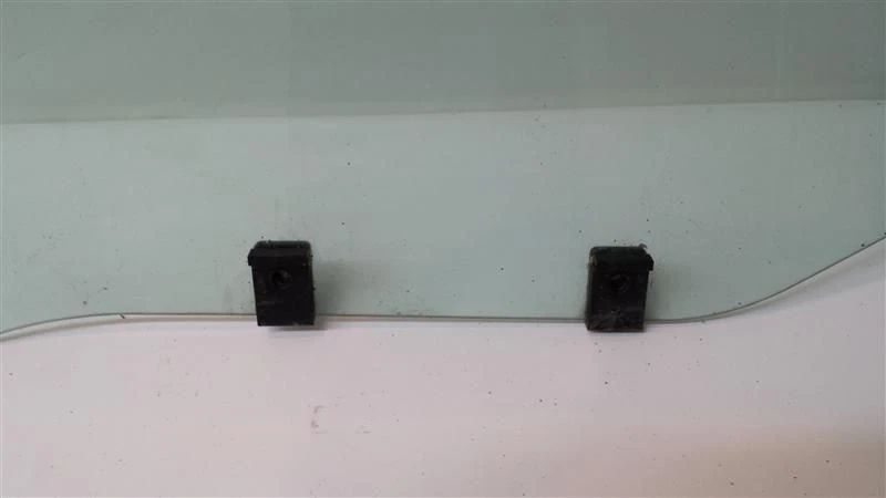 Rear Driver Door Glass OEM 2001 2002 Kia Optima - Image 4 of 4