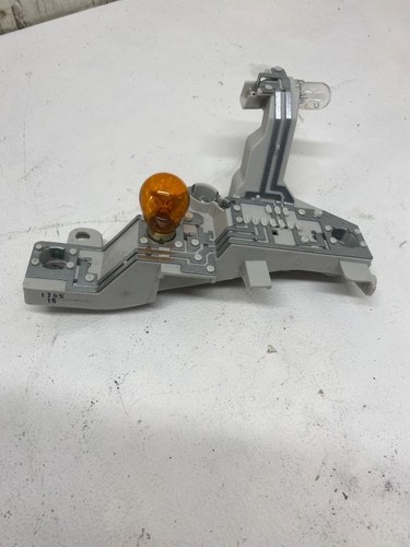 BMW 1 E81 E87 2008 Diesel Glühbirnenhalter Heckleuchte 7164963 105kW DTS4454