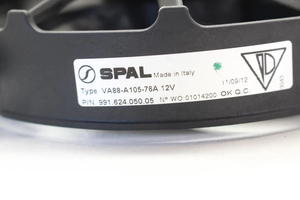 12-16 Porsche 911 Carrera 3.8L Pair of Engine Cooling Fans and Motor - Image 4 of 4