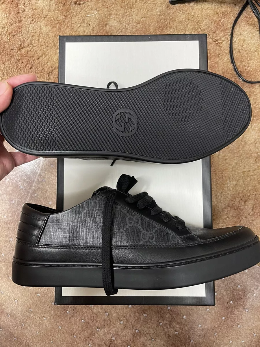 Gucci common low gg trainers sale