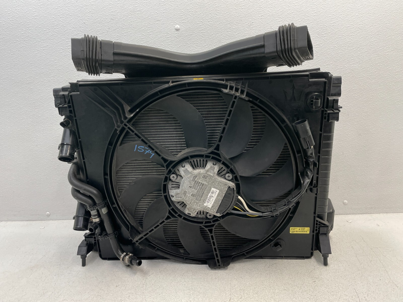 14-17 Maserati Quattroporte GTS V8 Radiator Condenser Cooling Fan 3.8L 1574 OEM